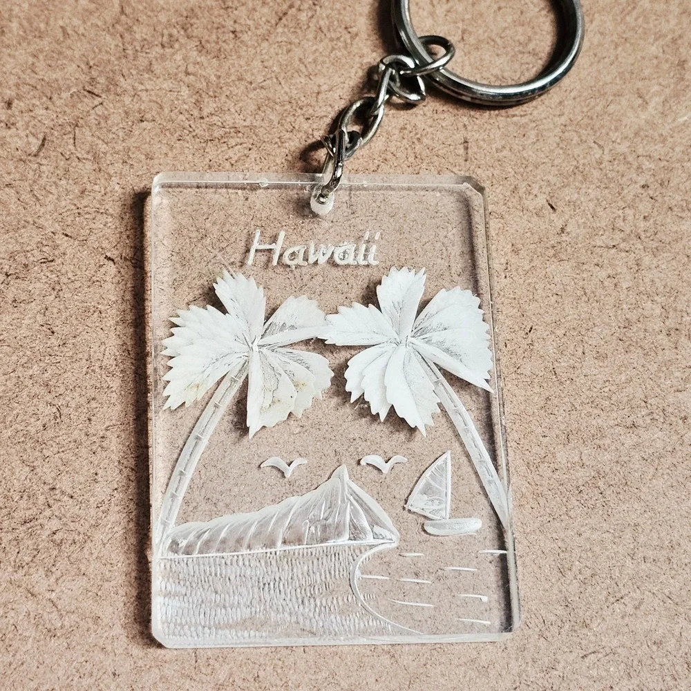 Vintage‎ Hawaii Keychain Clear Etched Acrylic Palm Trees Sailboat Retro Souvenir